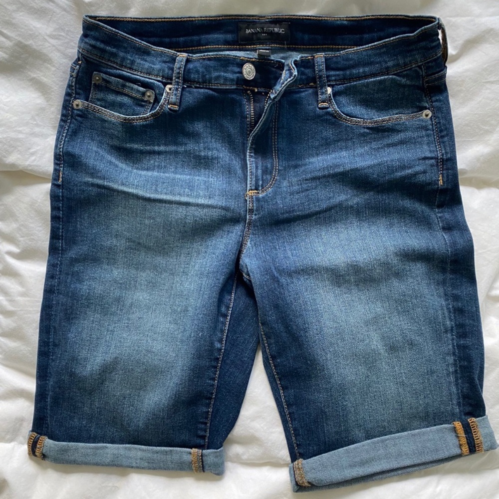 Banana Republic Capri Jean Shorts, size 27/4, NWT